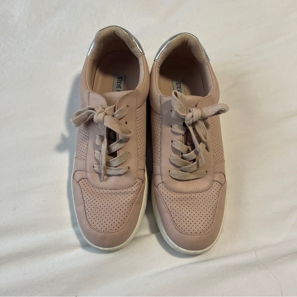 🚨 Last day Fri 🧳 Steve Madden Women's Pink Sneakers